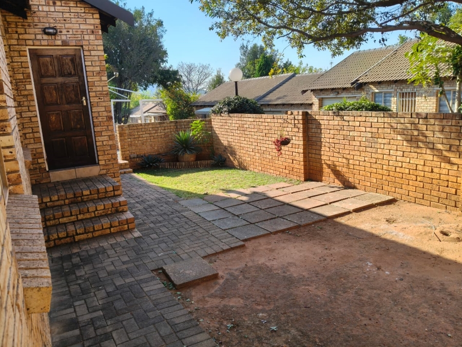 To Let 3 Bedroom Property for Rent in Cashan North West